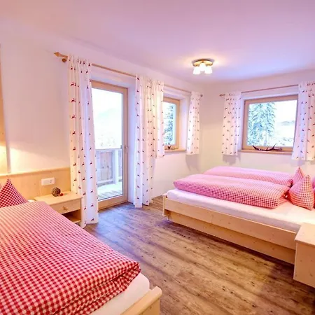 Landhaus Alpenjäger Hainzenberg Zimmer foto